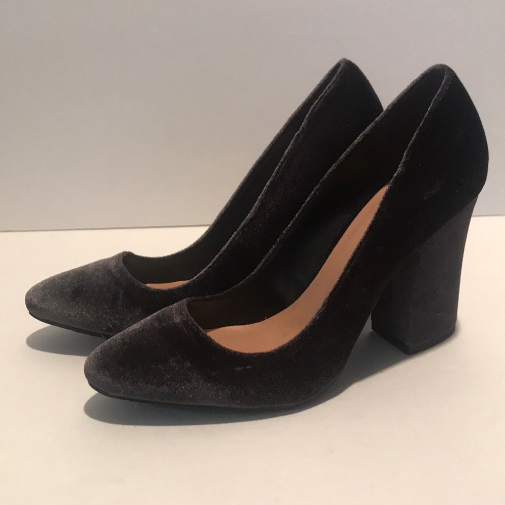 Steel grey velvet chunky heels